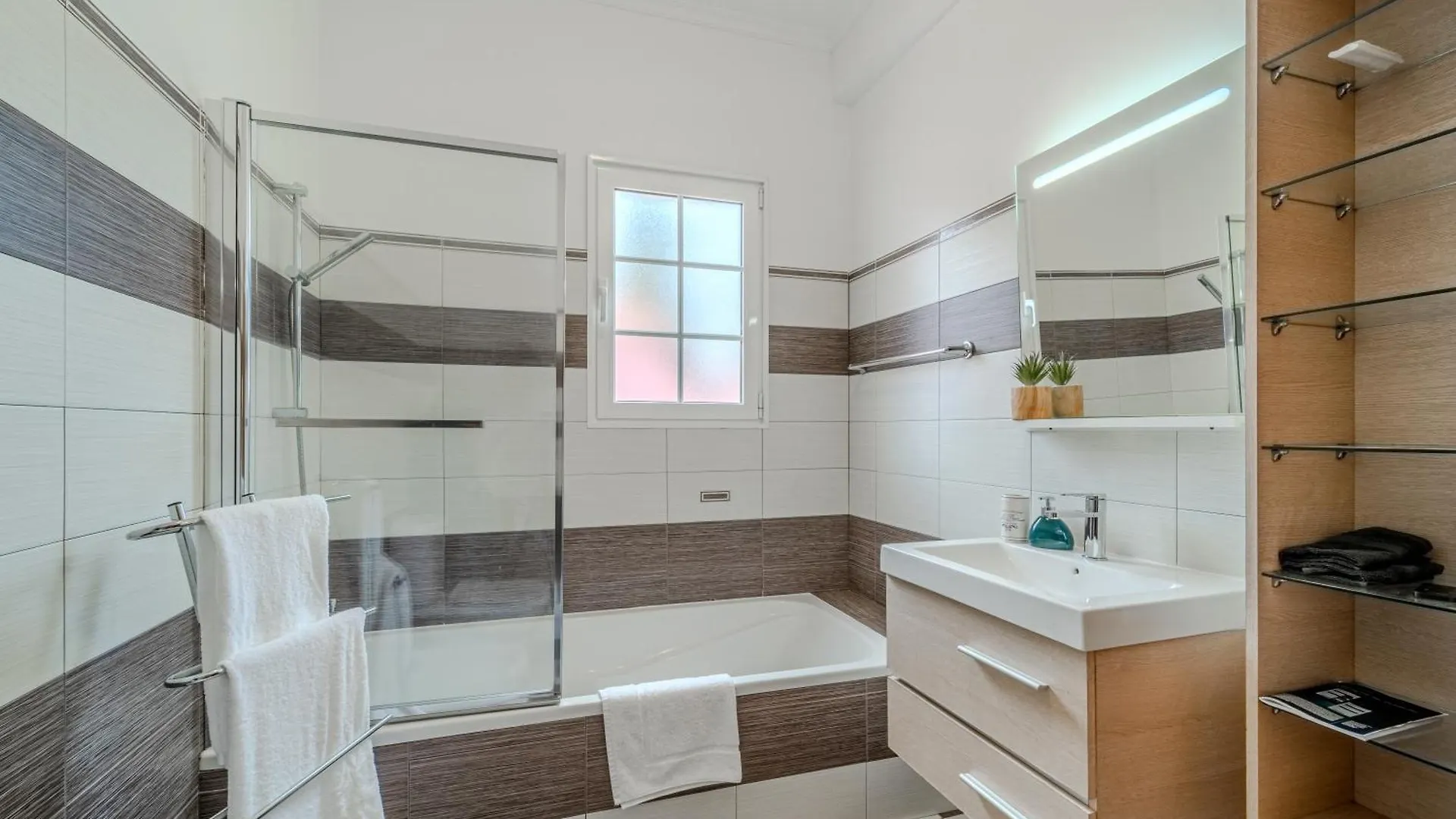 Angela Holiday House Santo Antonio da Serra 0*,